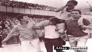 Duayen Gazeteciden Zor Soru!