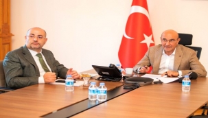 İhale iptal edildi, tarihi bina biraz daha çürüdü