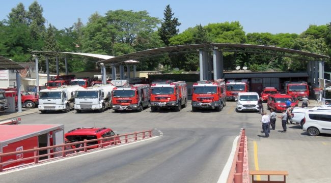  İzmir'den Manavgat yangınına müdahale için araç desteği