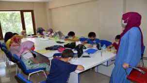 Minikler Kur'an-ı Kerim'i Öğreniyor