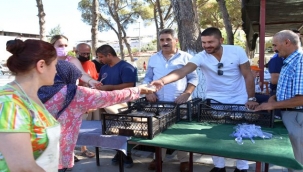 Foça Belediyesinden Aşure İkramı