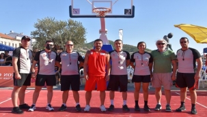 Foça'da Sokak Basketbolu Turnuvası
