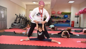 Yunusemreli Minikler Jimnastik Yapıyor