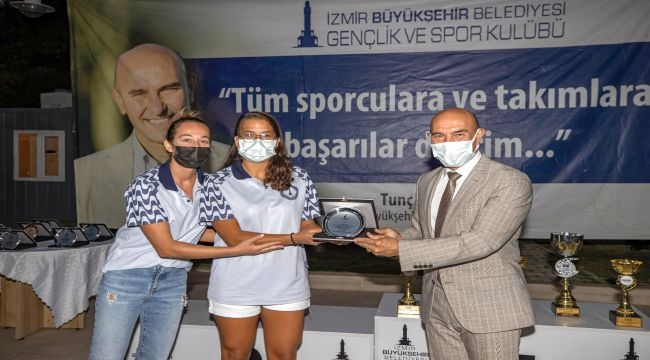 Başkan Soyer sporcularla bir araya geldi