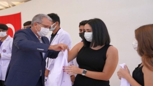 Ege Tıp'ta beyaz önlük giyme heyecanı