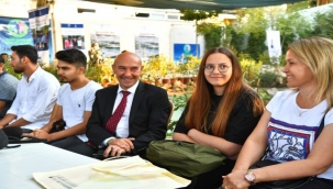 İzmir Gençlere Kucak Açıyor