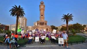 Saat Kulesi Alzheimer Günü için mora büründü