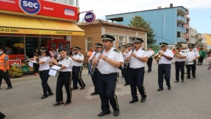 Seferihisar Belediye Bandosu Bayramiç'in kurtuluş coşkusuna ortak oldu