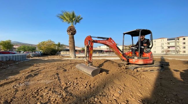 Bergama'da Parklar Baştan Aşağı Yenileniyor