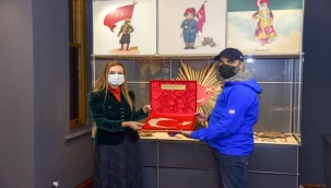 DEÜ'den Giden Al Bayrağımız Ağrı Dağı'nın Zirvesinde