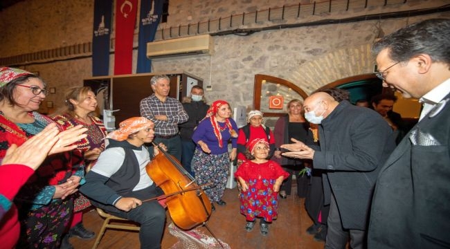 Soyer: "Türkiye'nin köy tiyatrolarını İzmir'de buluşturmak istiyoruz"