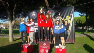 Yunusemreli Atletlerden Çifte Kupa