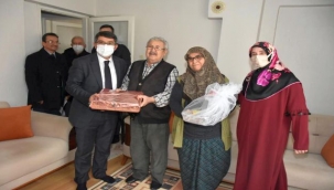 Başkan Çelik Yarım Asır Aynı Yastığa Baş Koyan Çiftleri Ziyaret Etti