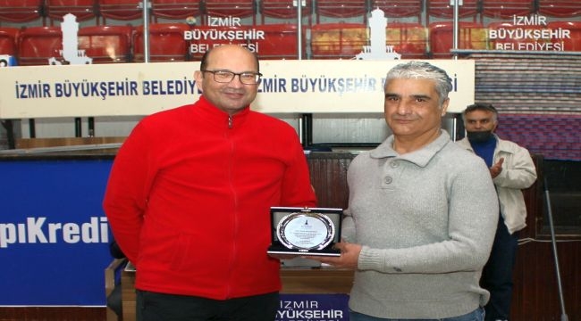 İzmir Namık Dalgakıran'ı Milli Takım'a Uğurladı