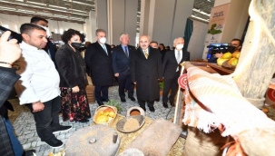 Özuslu: "İzmir'i dünya ile buluşturmaktan büyük gurur duyuyoruz"