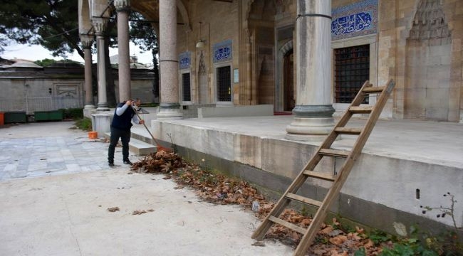 Şehzadeler Belediyesi'nden Muradiye Camisi'nde Hummalı Çalışma