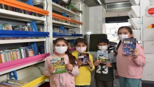 Gezici Kütüphane Çocukları Sevindirmeye Devam Ediyor