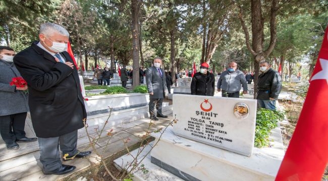 Kadifekale Şehitliği'nde 18 Mart Anma Töreni