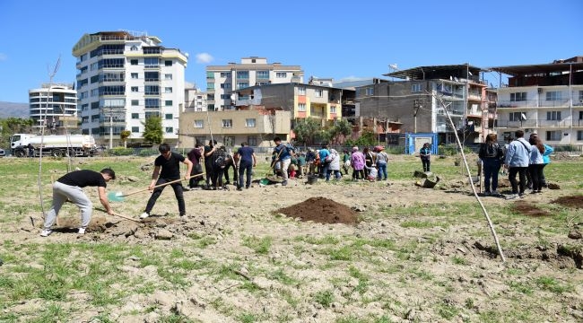 Bornova yeşilleniyor