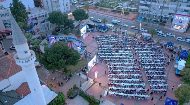 Büyükşehir'in iftar sofrası Aliağa'da kuruldu