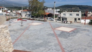 Eğlenhoca Köy Meydanı yaza hazır