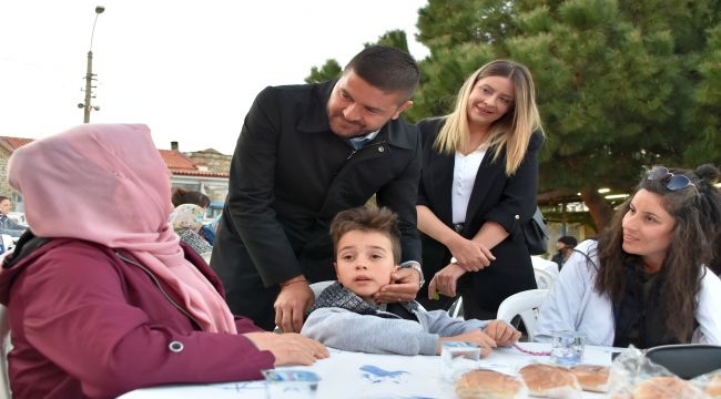 Foça'da mahalle iftarları başladı