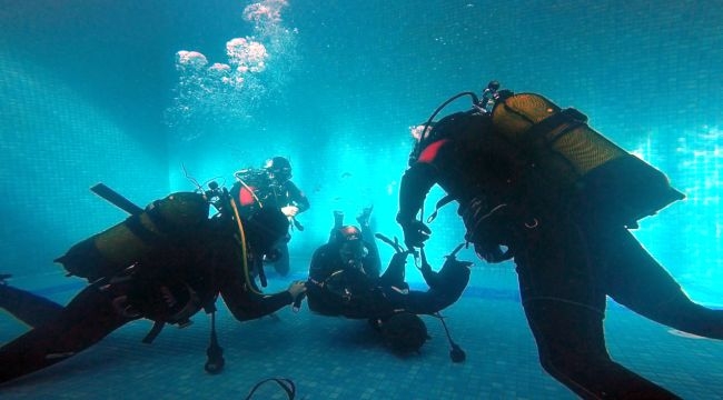 İzmir İtfaiyesi'nin "Kurbağa Adamları"