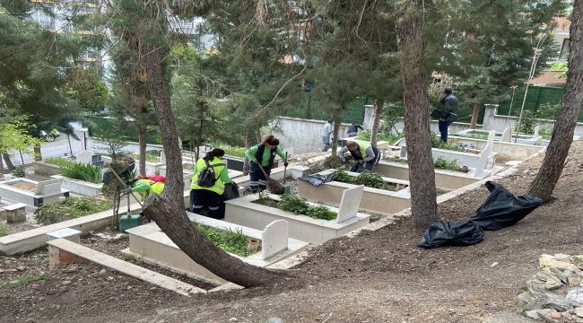 Narlıdere'de tam gaz mezarlık temizliği