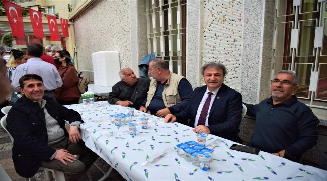 Önce camii, ardından kilise iftarına katıldı 