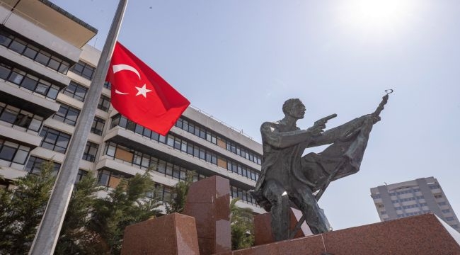 "İzmir ahde vefanın şehridir"