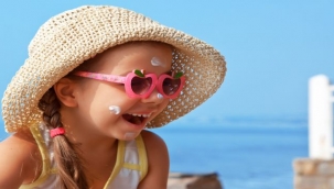 ÇOCUKLARDA GÜNEŞ ÇARPMASINA KARŞI 8 KRİTİK ÖNLEM! 
