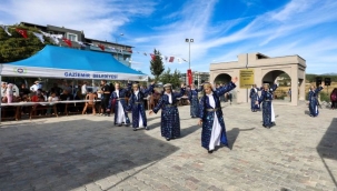 Gaziemir Belediyesi'nden mahalleliye "Tandır Fırını" hizmeti