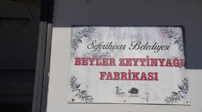 Seferihisar'ın zeytinyağı fabrikası sıkıma başladı