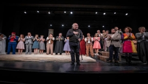 "Bahar Noktası" ayakta alkışlandı