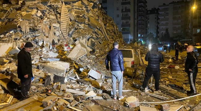 Kahramanmaraş'ta 7.4 büyüklüğünde deprem! 
