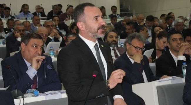 AK Parti İzmir İl Başkanlığı için liste uzun