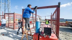 Hatay'da 200 aileyi barındıracak konteyner kent için yoğun çalışma