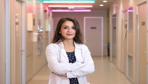 Her kekemelik karakteristik