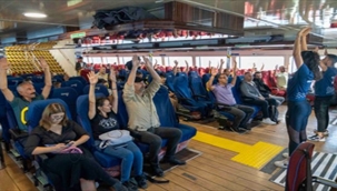 İzmirliler vapurda spor yapıyor