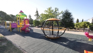 Konak'ın parkları yenileniyor