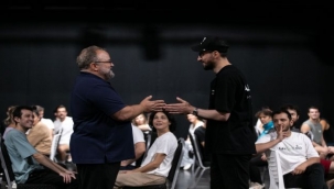  'İzmir Şehir Tiyatroları'na gelin'