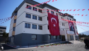 Okul Yaptıran Başkan