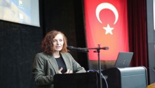 Yaşlı hakları Konak'ta masaya yatırıldı