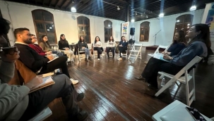 Genç İzmir Kitap Kulübü Kapılarını Açtı