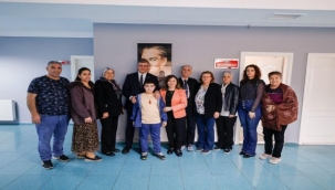 Başkan Tugay'ı Duygulandıran Hediye