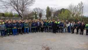 Belediye Çalışanlarıyla Bayramlaştı