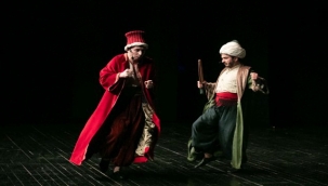 "Demokrasi Gemisi" Demir Aldı