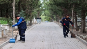 Mezarlıklar Ve Camiler Temizlendi