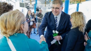 Başkan Tugay Parkinson hastaları ve yakınları ile buluştu