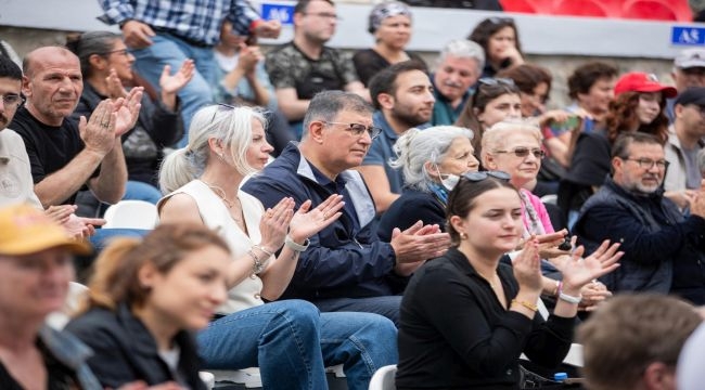 İZKİTAP'a Soykan Ve Ağırel ile Veda